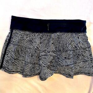 Lululemon size 10 tennis skirt
